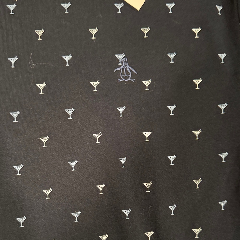 Men's Navy Short-Sleeve Patterned Tee. —FAST SHIP - Picture 3 of 4